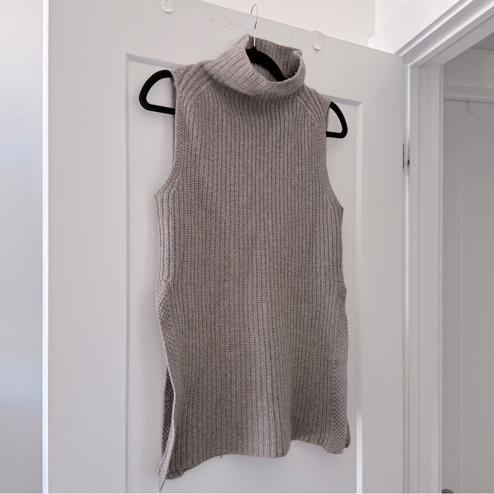 Aritzia Wilfred taupe mocha Durandal sleeveless turtleneck top - size XS - Picture 6 of 7